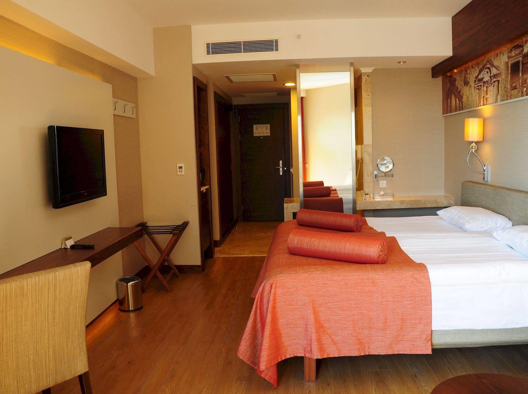 Commodore Elite Suites & Spa Ultra All Inclusive (Adults Only) Evrenseki Luaran gambar